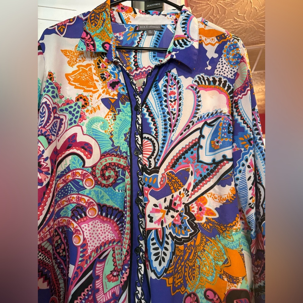 Colorful Paisley Blouse with Bell Sleeves Brand New - Picture 6 of 10